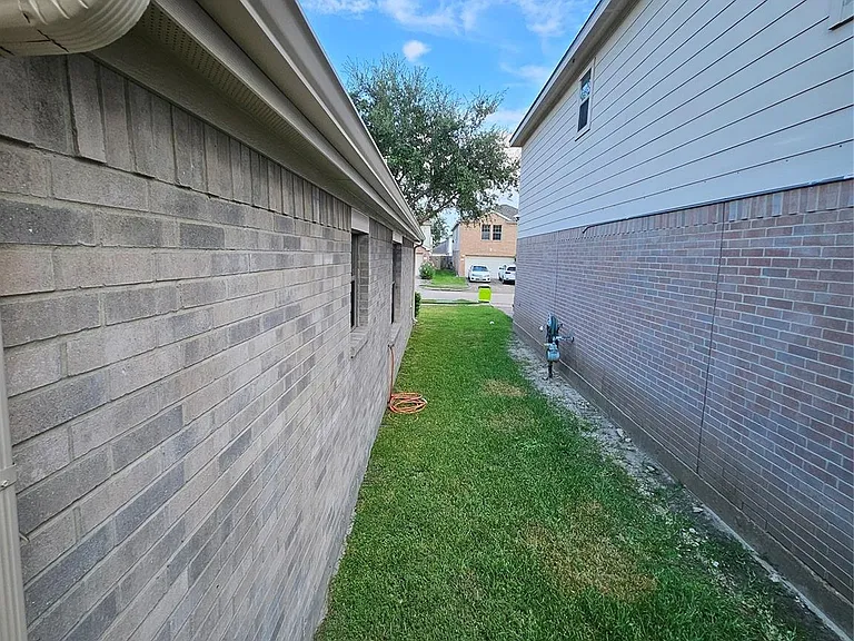 1130 Concord Pl — Photo 35