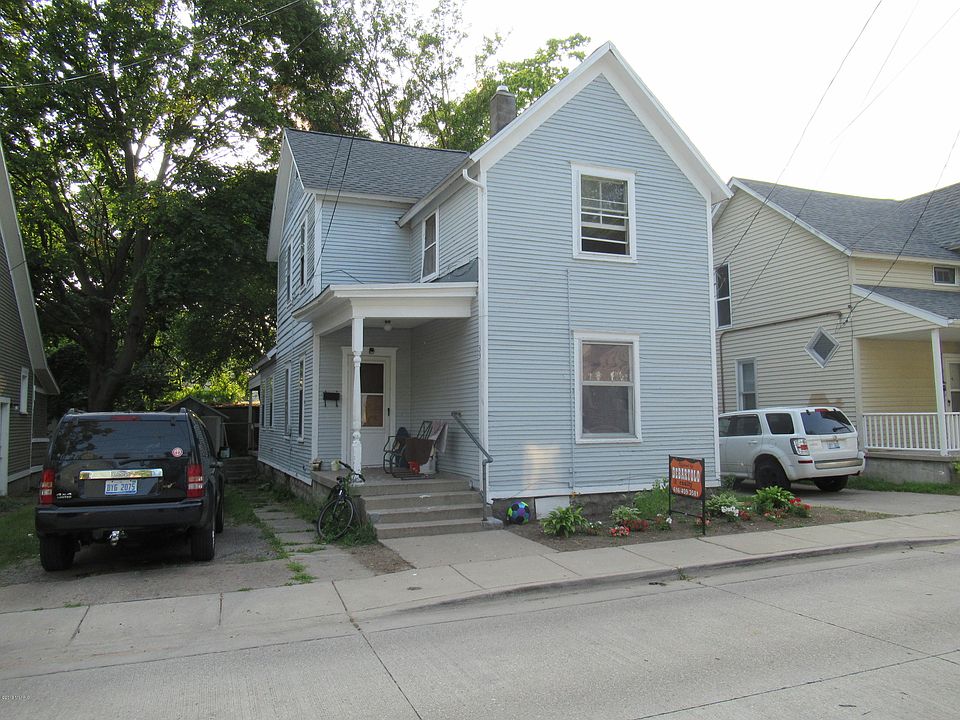 1st image of 331 Donald Pl SE