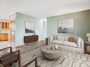 888 Hopewell Ln, Apple Valley, MN 55124