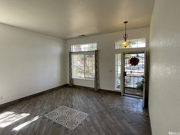 3rd image of 1059 Brierwood Ln