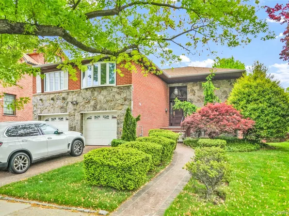 13835 11th Avenue, Malba, NY 11357