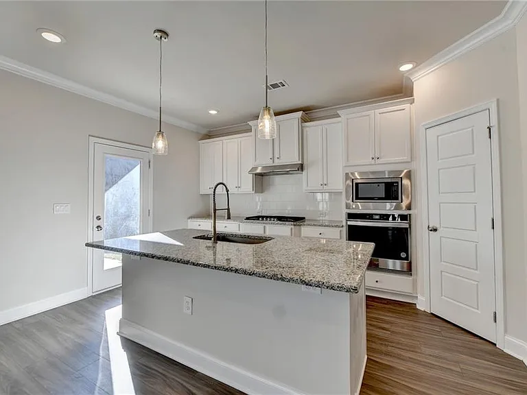 1622 Dover Creek Ln — Photo 17