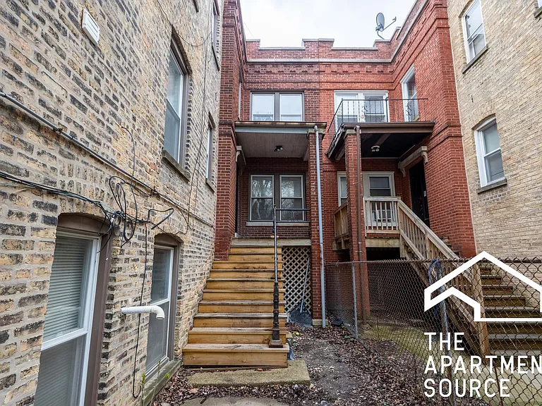 1307 N Lawndale Ave #1F — Photo 16