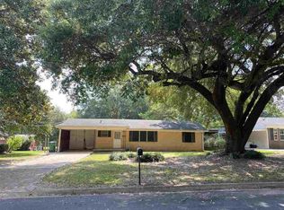 206 Baker St, Henderson, TX 75652