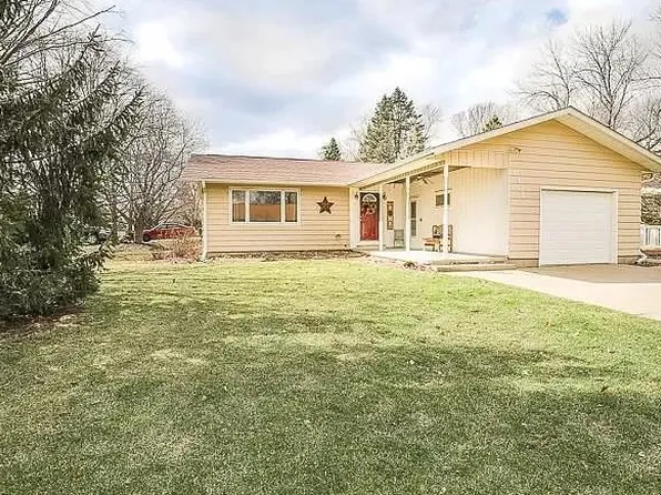 1301 6th Ave, Wellman, IA 52356