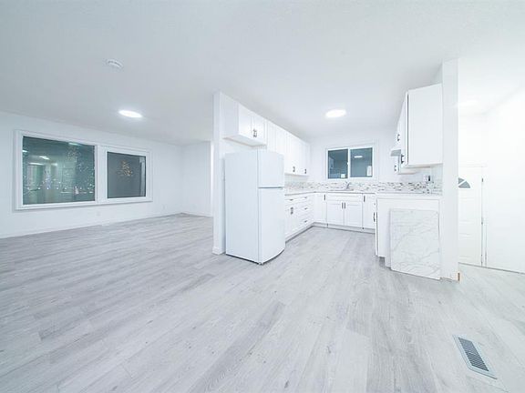 2nd image of 5402 54th Ave