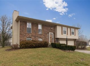 8355 Castle Ridge Ln, Indianapolis, IN 46256