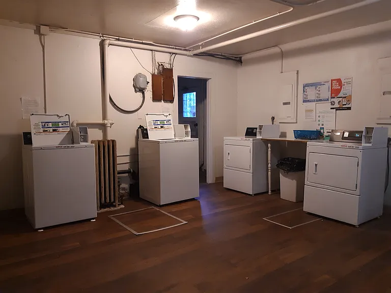 208 N Tacoma Ave #C — Photo 16