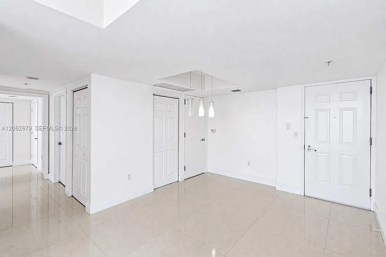 Gables Marquis Condo — Photo 2