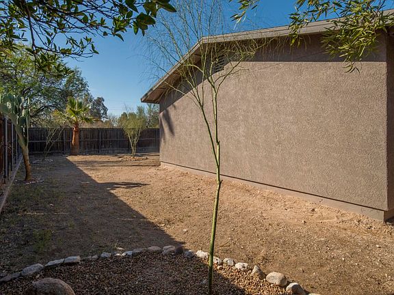 5th image of 2834 N Estrella Ave