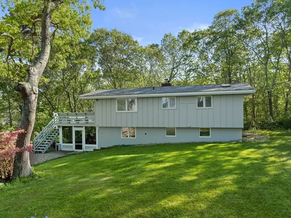 90 Menotomy Rd, Plymouth, MA 02360