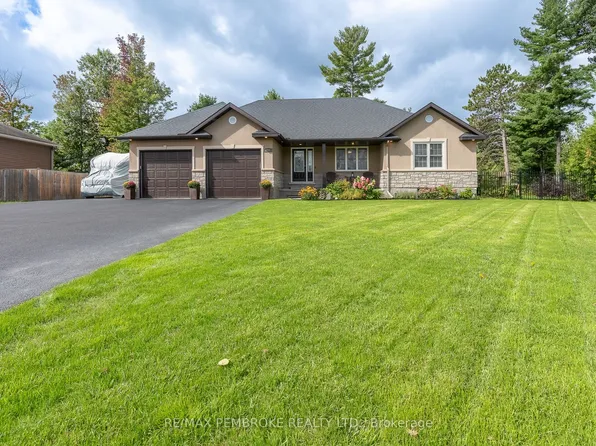 221 Oriole Cres, Petawawa, ON K8H 0A7