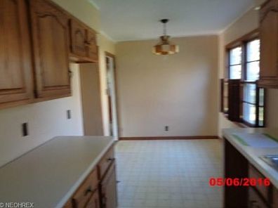 4th image of 3219 Kneirim Dr