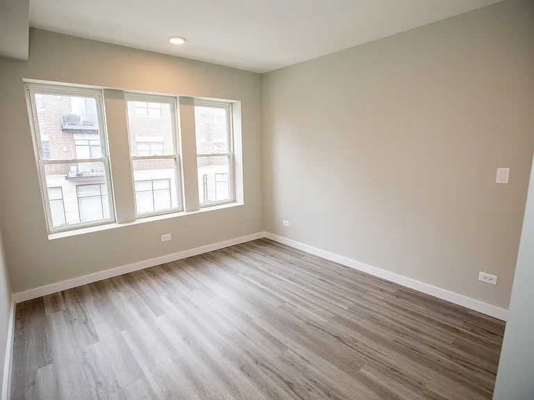 3355 N Whipple St #2S — Photo 7