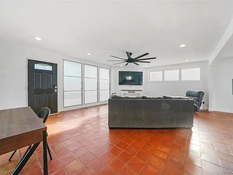 127 Highland Ave #1 — Photo 22