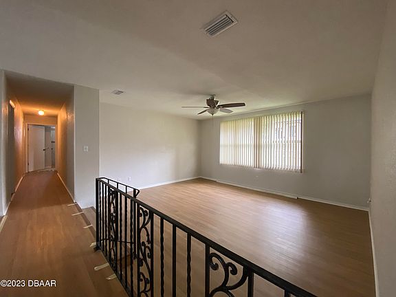 3rd image of 90 Sanchez Ave