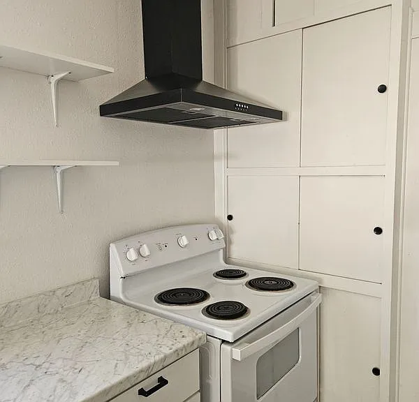 204 Harvard Dr SE #A — Photo 14