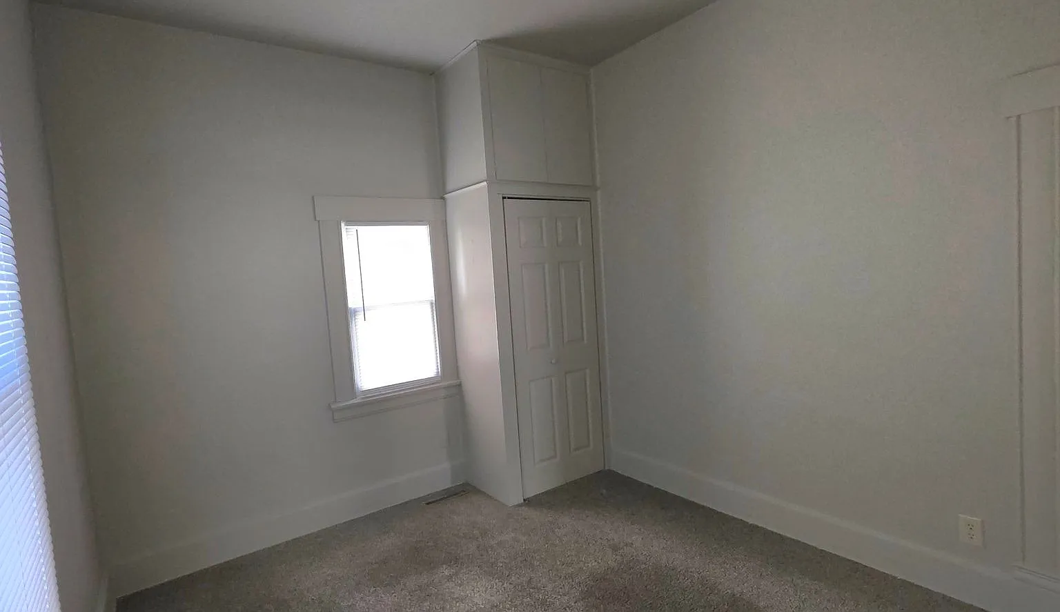 Charming Bungalow 3 Bedroom 1 Bath $895 — Photo 2