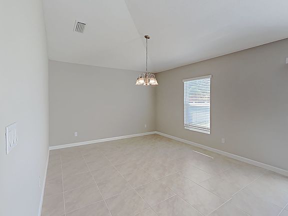 5th image of 1820 SE Berkshire Blvd