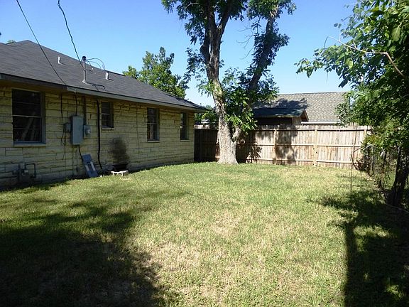 3rd image of 9757 La Vista Dr