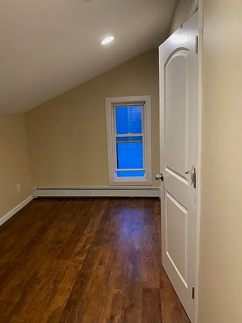 2 bed, 510 sqft, $1,200 — Photo 2