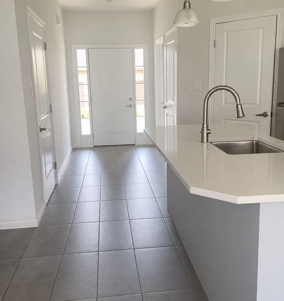 3 bed, $2,500 — Photo 1