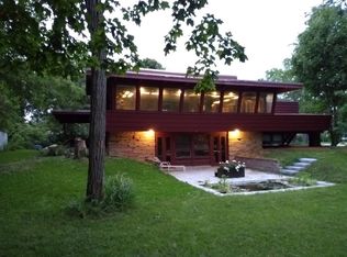 7100 Cliffside Dr, Racine, WI 53402