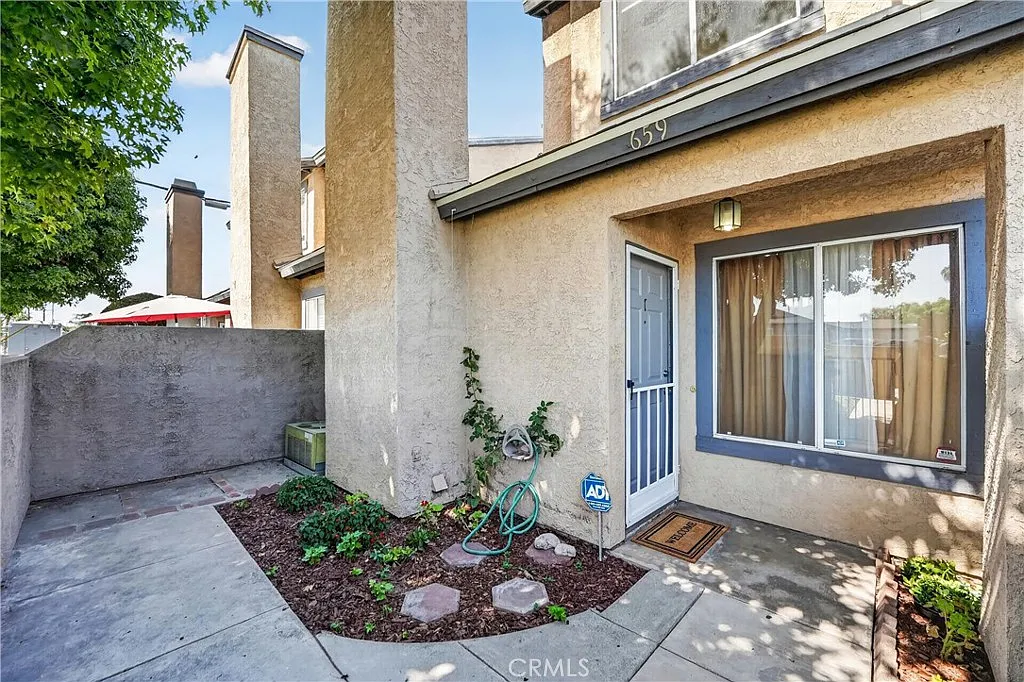 2 bed, 2.5 bath, 1385 sqft, $3,000 — Photo 4