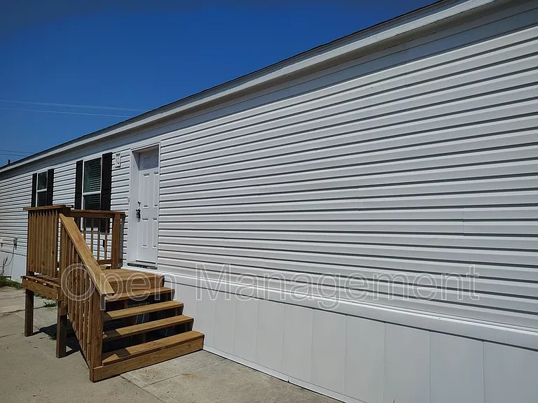 120 Terry Blvd #4 — Photo 3