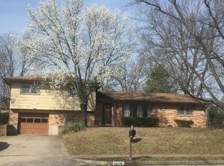 1219 S Fairview Rd, Columbia, MO 65203