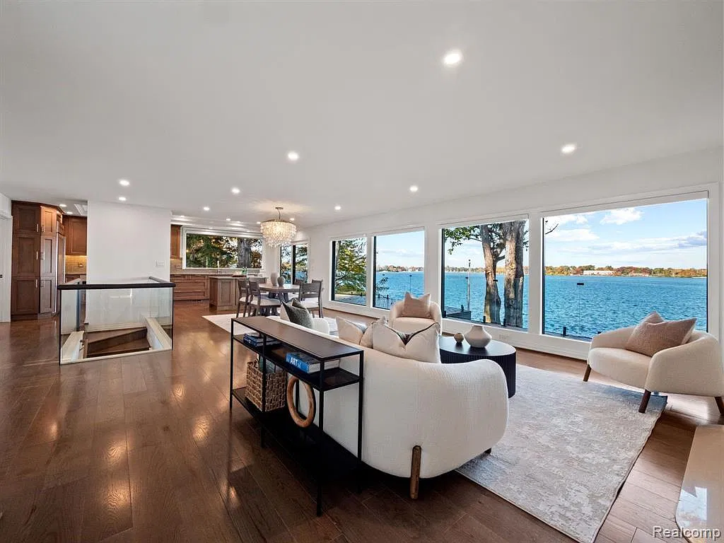4 bed, 3.5 bath, 4000 sqft, $12,750 — Photo 4