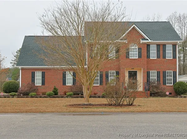 399 Louisiana Dr, Raeford, NC 28376