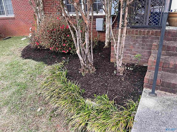 5th image of 214 W Lake Cir