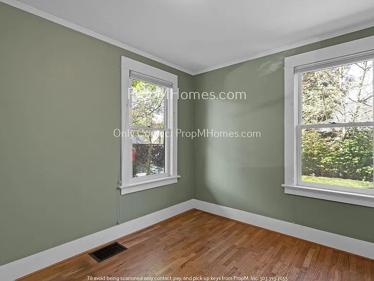 Charming Two Bedroom, One Bath in Mt Tabor! — Photo 10