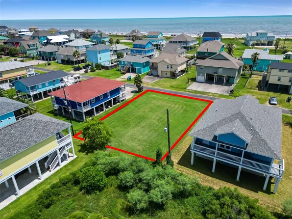 3265 Pirates Cv, Crystal Beach, TX 77650