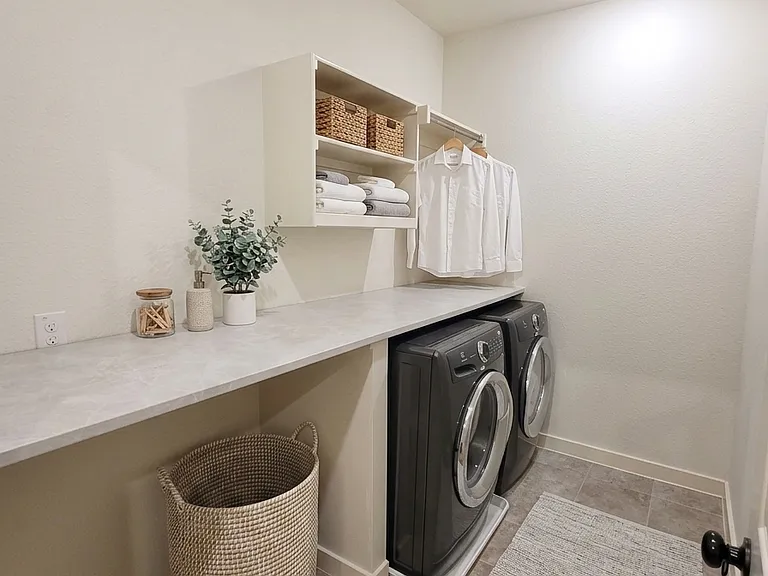 7286 Sprangletop St — Photo 3
