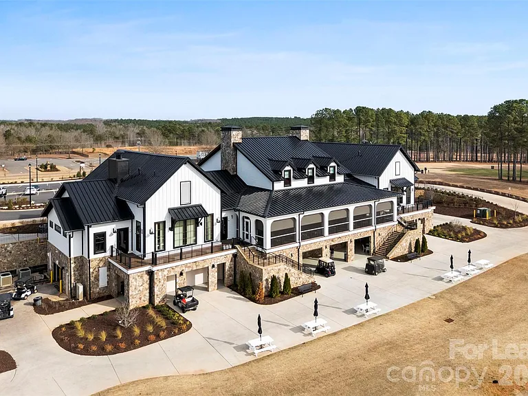 21216 Sanctuary Dr — Photo 32