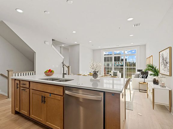 5th image of 3116 Bullfinch Ln