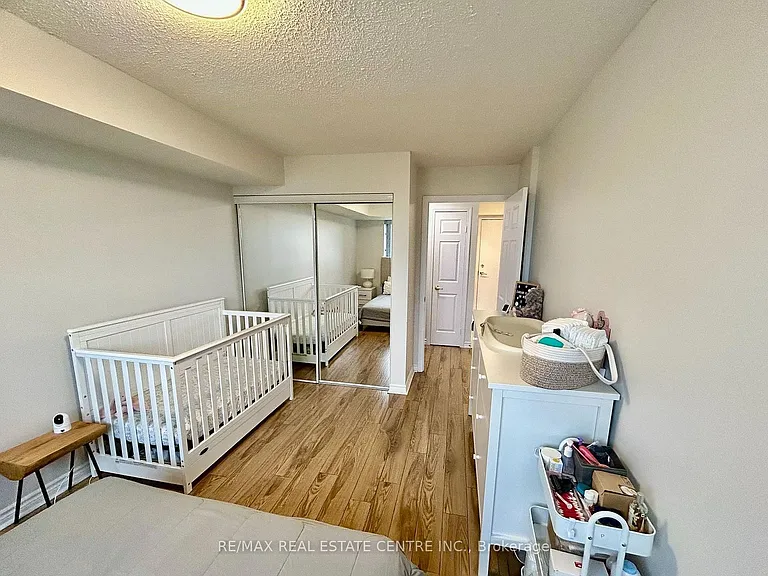 35 Kingsbridge Garden Cir #1804 — Photo 5