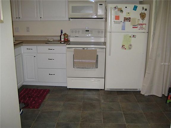 2nd image of 4923 Sunnybrook Dr Unit 23