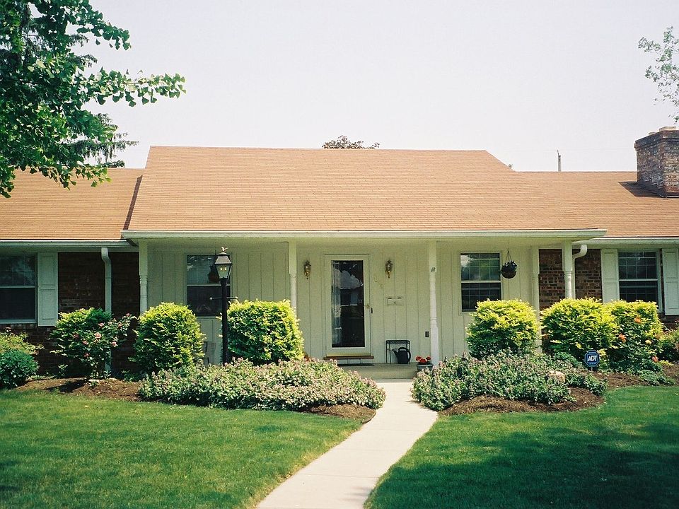 Brick Ranch 3b/2ba/2car ovrszd gar Double Lot