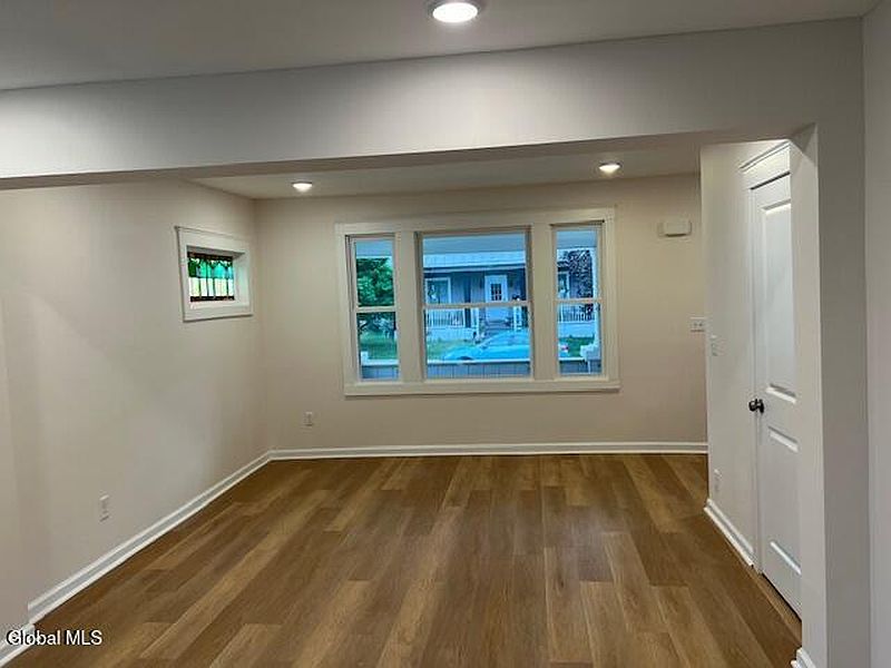 5th image of 26 Rockton Street