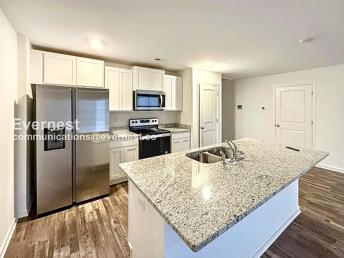 241 Koslin Loop — Photo 2