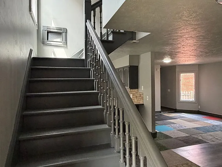 3502 Leavenworth St — Photo 8