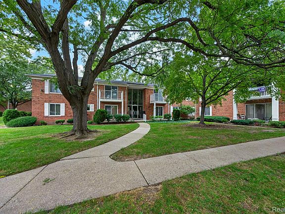 3rd image of 42241 Toddmark Ln