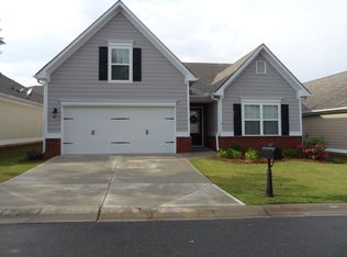 135 Abbey Cir, Woodstock, GA