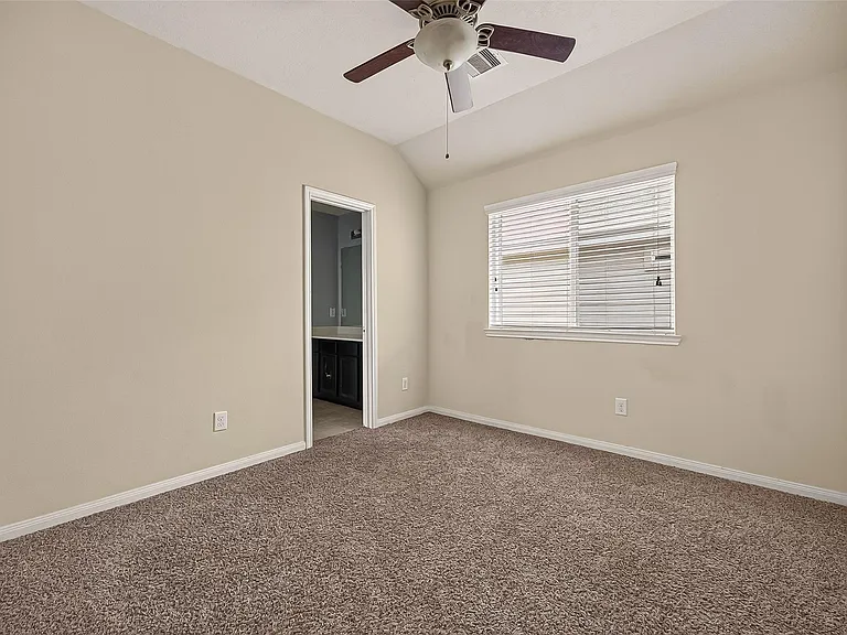 24906 Clover Ranch Dr — Photo 32