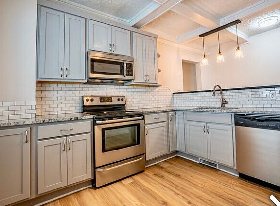 4th image of 2325 Central Ave #2800