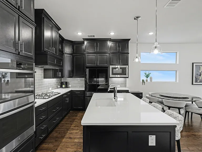 8033 Cornelius Dr — Photo 6