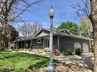 110 E Oakwood Dr, Conrad, IA 50621